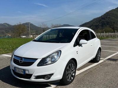 usata Opel Corsa 4ª serie - NEOPATENATI