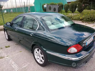 Usata Jaguar X-type 156 CV (114 kW) 2003 Verde Berlina