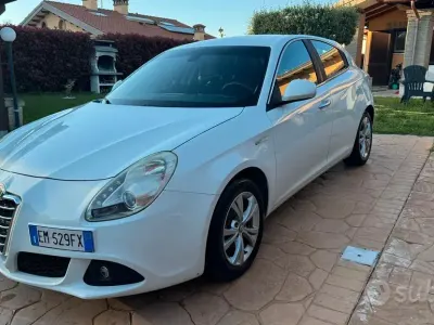 Usata Alfa Romeo Giulietta 120 CV (88 kW) 2012 Bluazzurro Utilitaria