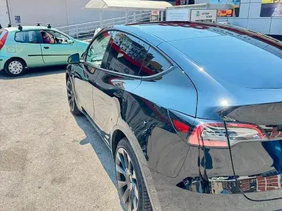 Usata Tesla Model Y 378 kW (514 CV) 2024 SUV