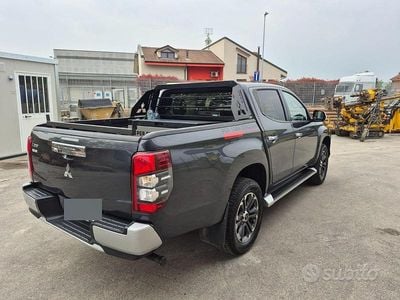Usata Mitsubishi L 2021 Grigio SUV
