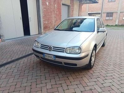Usata VW Golf IV 75 CV (55 kW) 2002 Argento Berlina