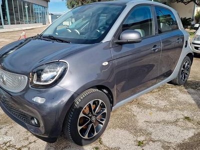 Grigio Usata 2015 Smart ForFour Passion Utilitaria | 8900 € (Buon prezzo)