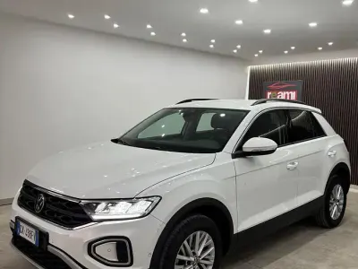Usata VW T-Roc Life 116 CV (85 kW) 2022 Bianco SUV