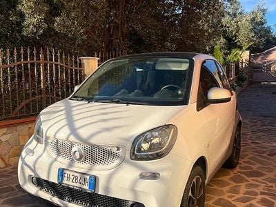 Begagnad Smart ForTwo Coupé 71 HK (52 kW) 2017 Vit Sportkupé