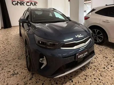 Usata Kia Stonic Style 101 CV (74 kW) 2023 Blu/azzurro SUV