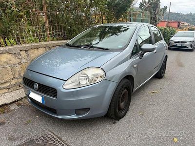 Usata Fiat Grande Punto 90 CV (66 kW) 2007 Grigio Utilitaria