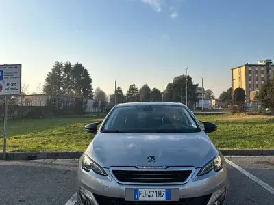Usata Peugeot 308 Allure 120 CV (88 kW) 2017 Argento Berlina