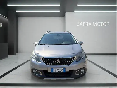 Usata Peugeot 2008 Allure 102 CV (75 kW) 2019 Argento SUV