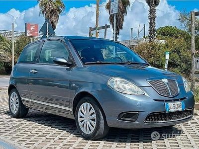 Usata Lancia Ypsilon 90 CV (66 kW) 2007 Grigio Utilitaria