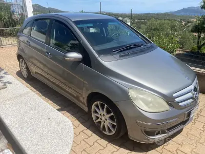 Usata Mercedes B180 109 CV (80 kW) 2008 Grigio Monovolume