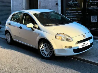 Usata Fiat Punto Pop 85 CV (62 kW) 2012 Bianco Utilitaria