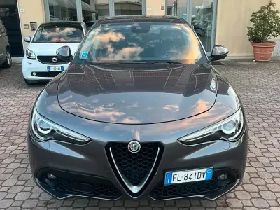 Usata Alfa Romeo Stelvio Executive 210 CV (154 kW) 2017 Grigio SUV