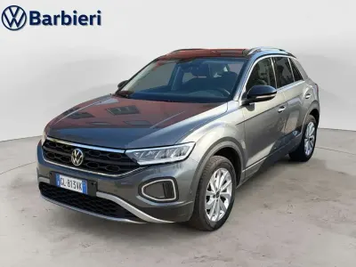 Usata VW T-Roc Life 110 CV (80 kW) 2023 Grigio SUV