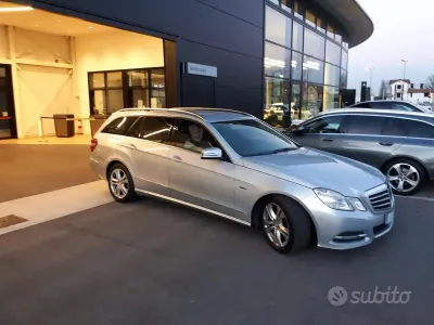 Usata Mercedes 220 150 CV (110 kW) 2011 Grigio Station wagon