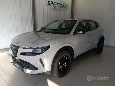 Usata Alfa Romeo Junior 136 CV (100 kW) 2025 Beige SUV