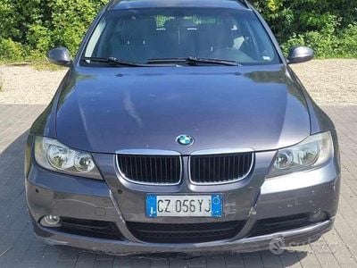 Grigio Usata 2007 BMW 320 Station wagon | 2200 €