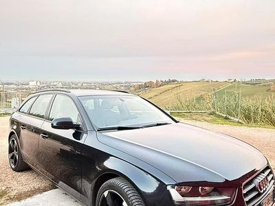 Begagnad Audi A4 Ambiente 140 HK (102 kW) 2012 Blå Kombi