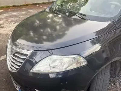 Usata Lancia Ypsilon 60 CV (44 kW) 2015 Nero Utilitaria