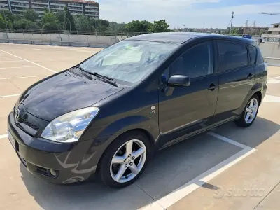 Usata Toyota Corolla Verso 2006 Nero Monovolume