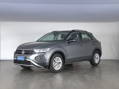 Usata VW T-Roc Life 116 CV (85 kW) 2025 Indium grey metallizzato nero SUV