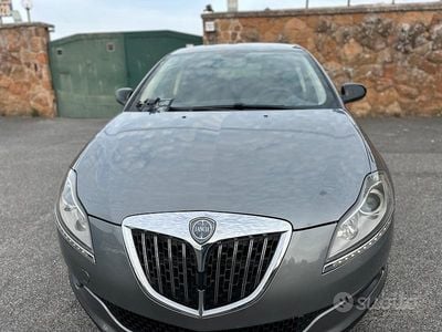 Begagnad Lancia Delta 120 HK (88 kW) 2011 Grå Halvkombi