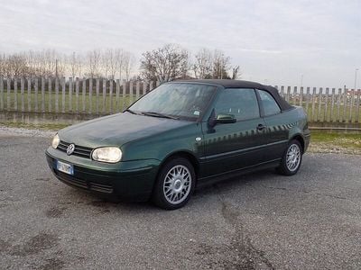 Verde / metallizzato Usata 2000 VW Golf IV Highline Cabrio | 7500 €