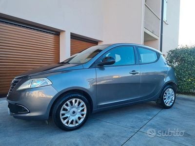 Usata Lancia Ypsilon Silver 69 CV (50 kW) 2011 Grigio Utilitaria