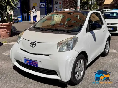 Usata Toyota iQ Active 68 CV (50 kW) 2010 Bianco Utilitaria