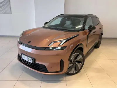 Nuova Lynk & Co 08 345 CV (253 kW) 2026 Bronzo SUV