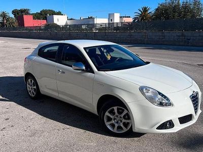 Usata Alfa Romeo Giulietta Progression 105 CV (77 kW) 2013 Bianco Utilitaria