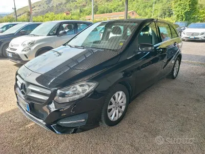 Usata Mercedes B180 Premium 109 CV (80 kW) 2016 Nero Utilitaria