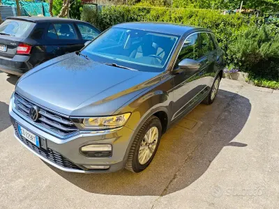 Usata VW T-Roc Business 116 CV (85 kW) 2021 Grigio SUV