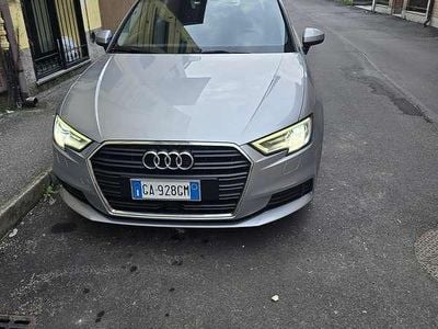 Käytetty Audi A3 Admired 131 HP (96 kW) 2020 Harmaa Sedan
