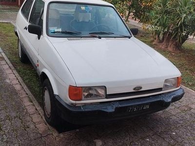Usata Ford Fiesta 95 CV (69 kW) 1984 Bianco Berlina
