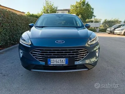 Usata Ford Kuga Titanium 120 CV (88 kW) 2020 Blu/azzurro SUV