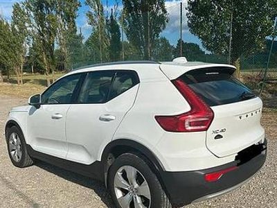 Bianco Usata 2019 Volvo XC40 Business Edition SUV | 17.300 € (Buon prezzo)