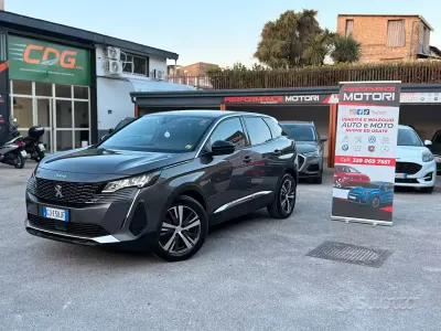 Usata Peugeot 3008 Allure 131 CV (96 kW) 2022 Grigio SUV