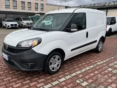Usata Fiat Doblò Lounge 105 CV (77 kW) 2020 Bianco