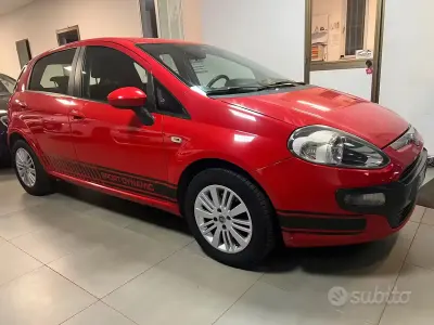 Usata Fiat Punto Evo S 95 CV (69 kW) 2011 Rosso Utilitaria