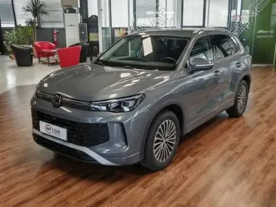 Usata VW Tayron Life 150 CV (110 kW) 2025 Velvet green SUV