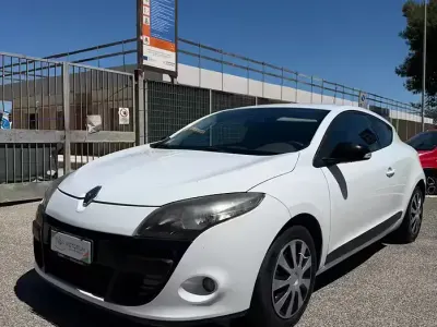 Occasion Renault Mégane Coupé Dynamique 131 PK (96 kW) 2010 Wit Coupé