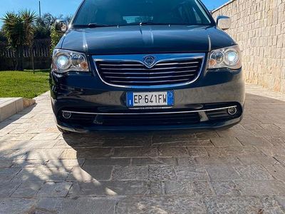 Usata Lancia Voyager 163 CV (119 kW) 2012 Grigio Monovolume