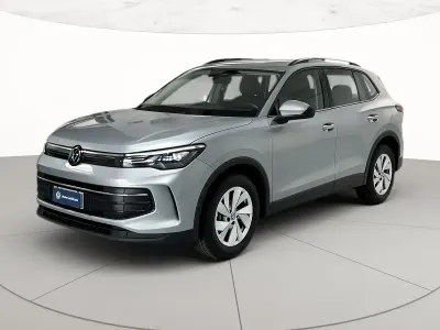Usata VW Tiguan Life 150 CV (110 kW) 2024 Dolomite silver metallizzato SUV