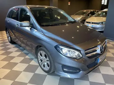 Käytetty Mercedes B200 Premium 136 HP (100 kW) 2017 Harmaa Tila-auto
