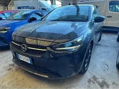 Usata Opel Corsa Design & Tech 75 CV (55 kW) 2022 Viola Utilitaria