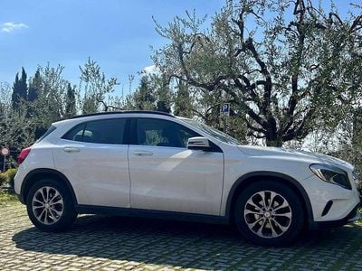 Usata Mercedes GLA180 Business 109 CV (80 kW) 2016 Bianco SUV