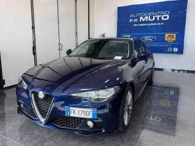 Usata Alfa Romeo Giulia Business 150 CV (110 kW) 2017 Blu montecarlo Berlina