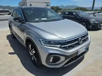 Usata VW T-Roc R-line 150 CV (110 kW) 2023 Grigio SUV