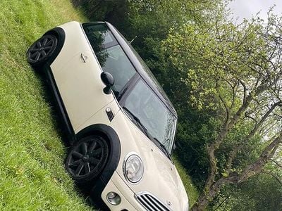 Usata Mini Cooper D 110 CV (80 kW) 2009 Bianco Utilitaria